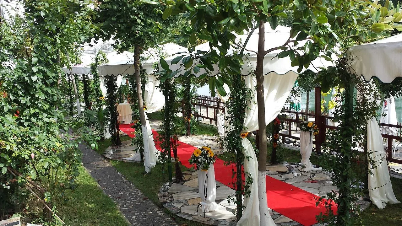Hotel Vataksi Berdic e Siperme