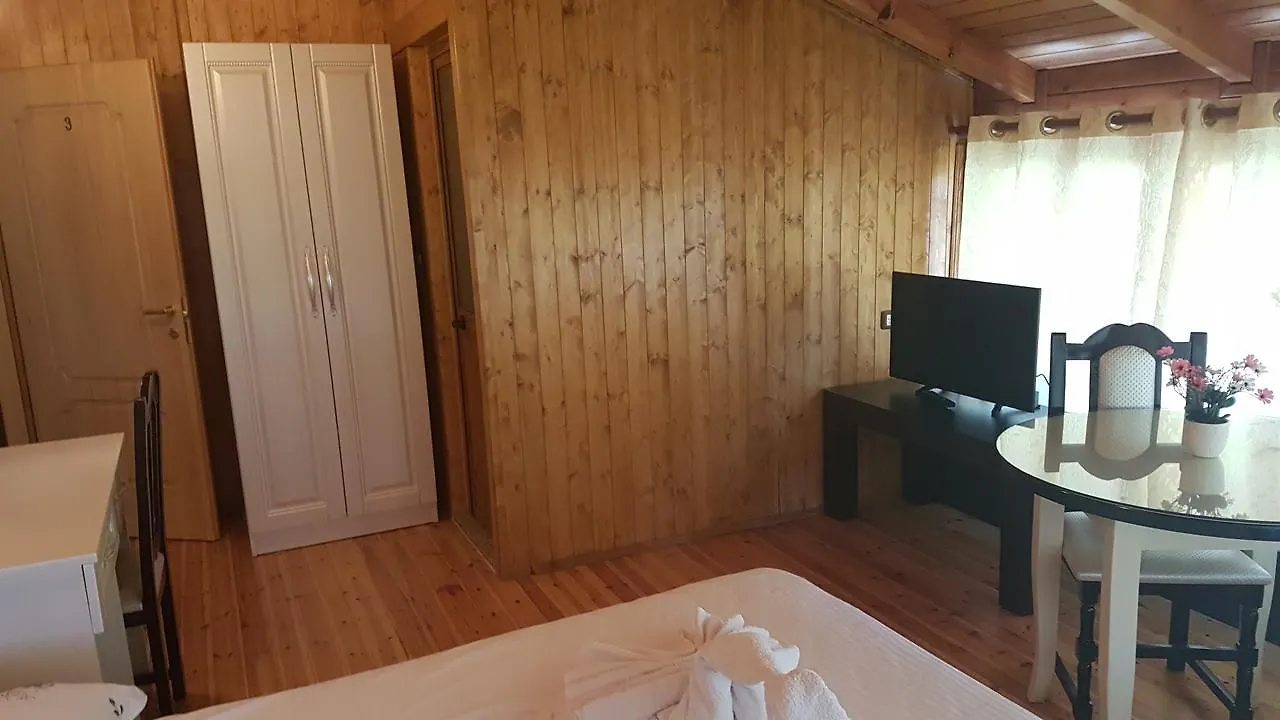 Hotel Vataksi Berdic e Siperme