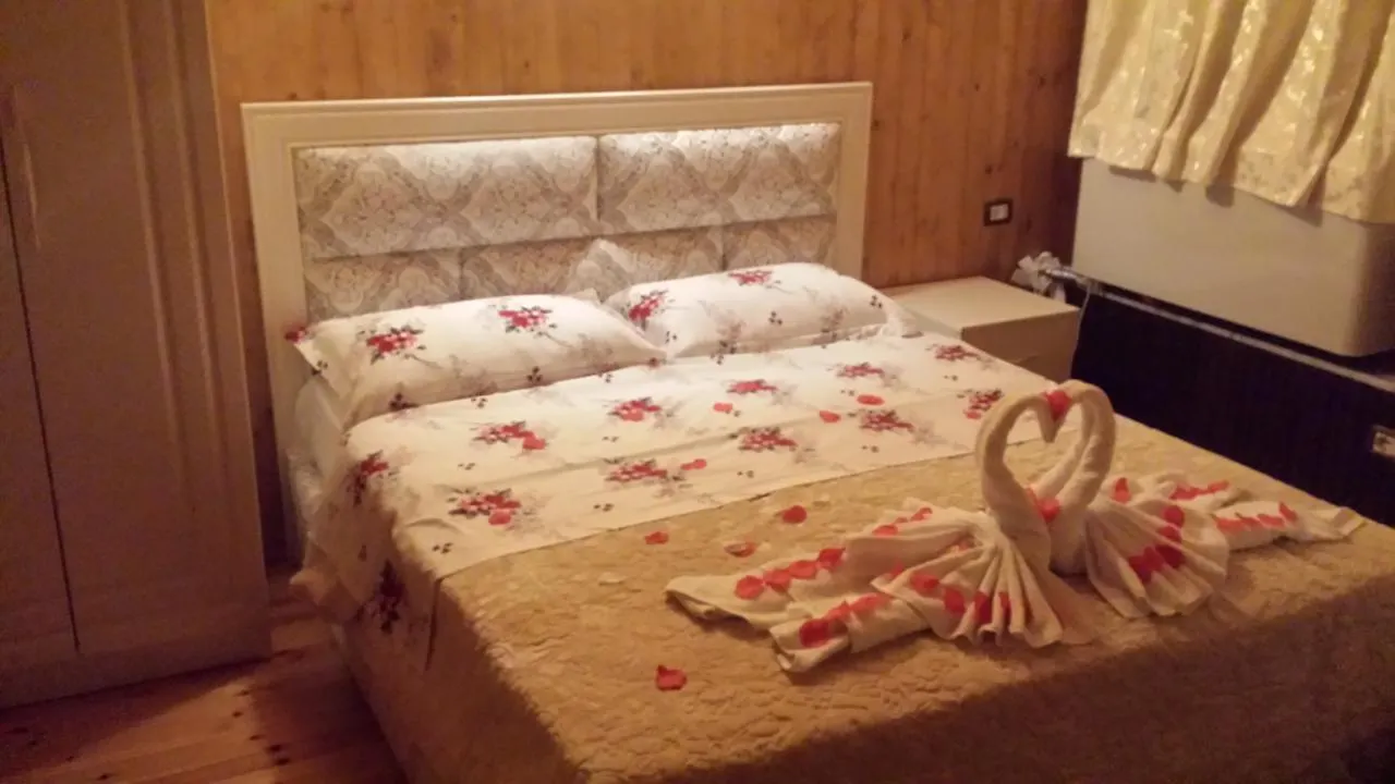 Hotel Vataksi Berdic e Siperme