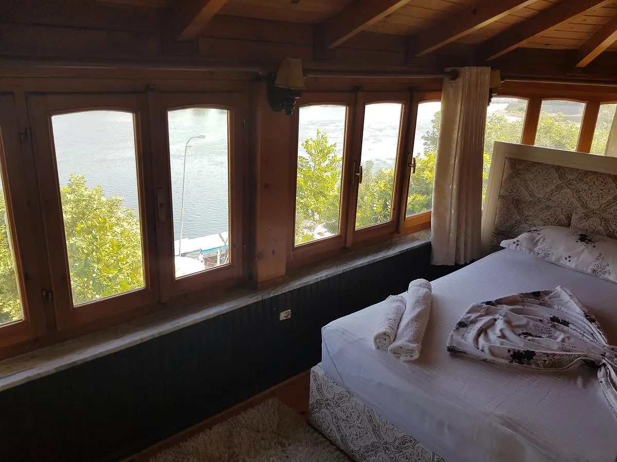 Hotel Vataksi Berdic e Siperme