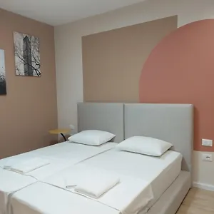  Guest house Center Cozy Nest Albania